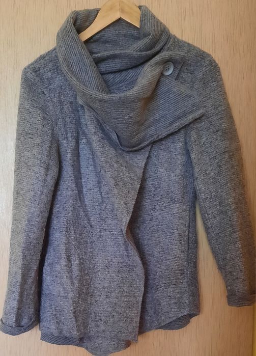 Wełniany sweter damski