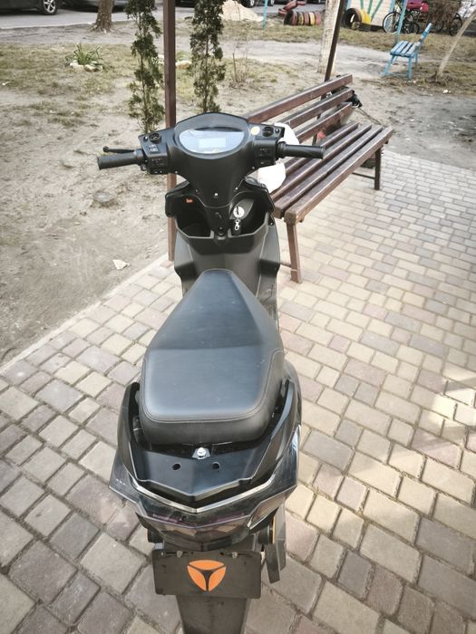 Yadea luna електросамокат