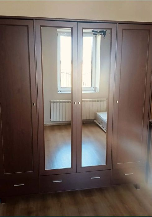 Szafa ubraniowa z szufladami