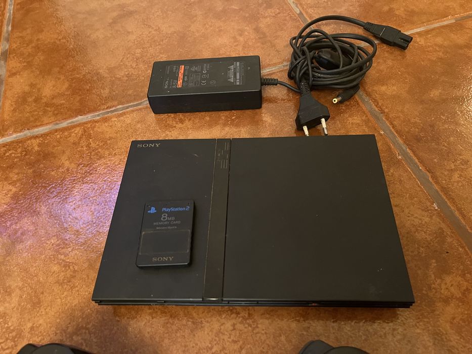 PlayStation 2 - 2 Controllers / 8MB Memory Card - For Parts64751783116418122