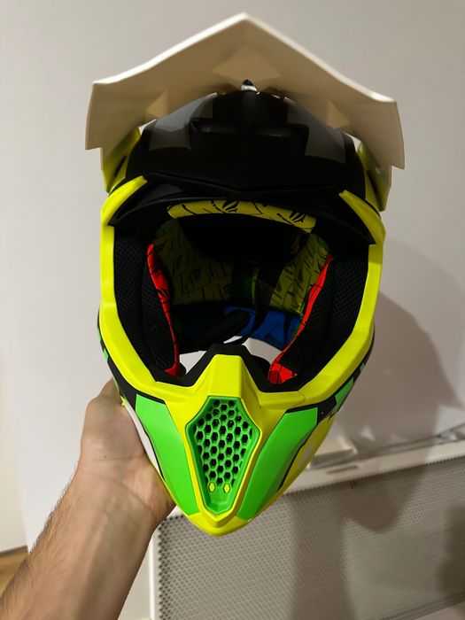 Capacete de motocross MT HELMETS