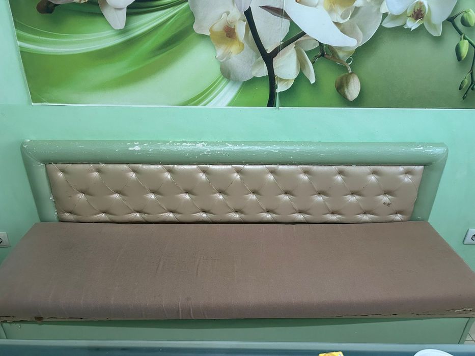 Продам мягкий диван для кухні ( гостинной)