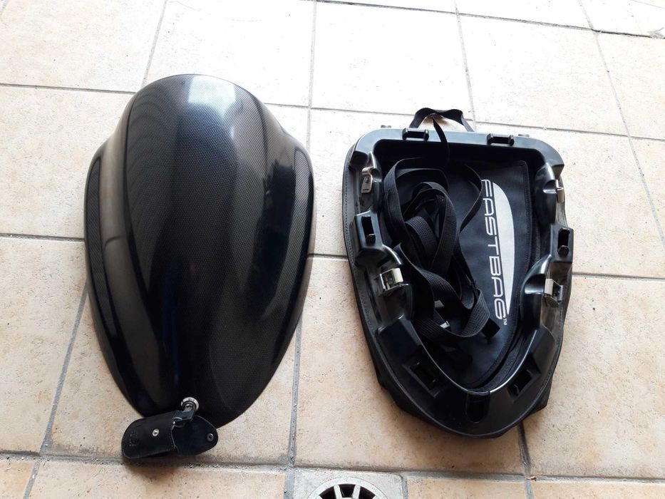 Top Case (bagageira) semi-nova em carbono para motos de pista por 350€