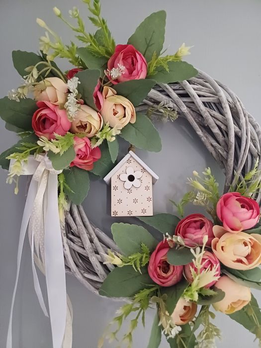 Wianek drzwi z domkiem