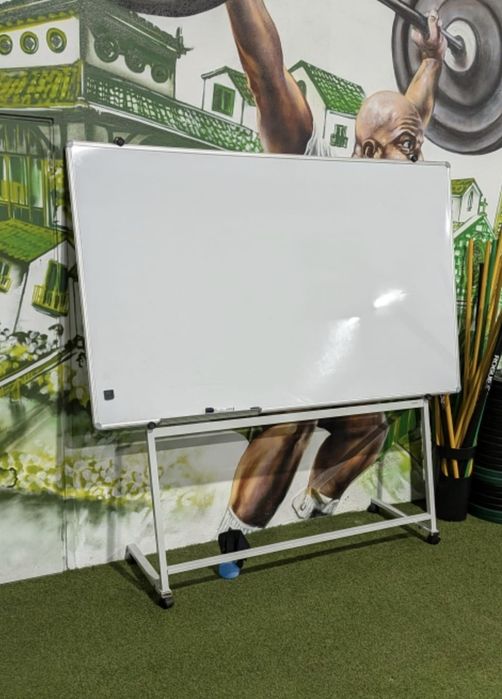 Quadro com Cavalete de Rodas (200x120cm)