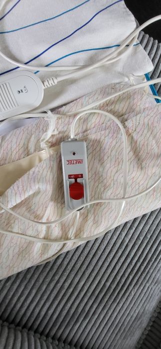 Poduszka ,koc rozgrzewający   nowy + gratis używany