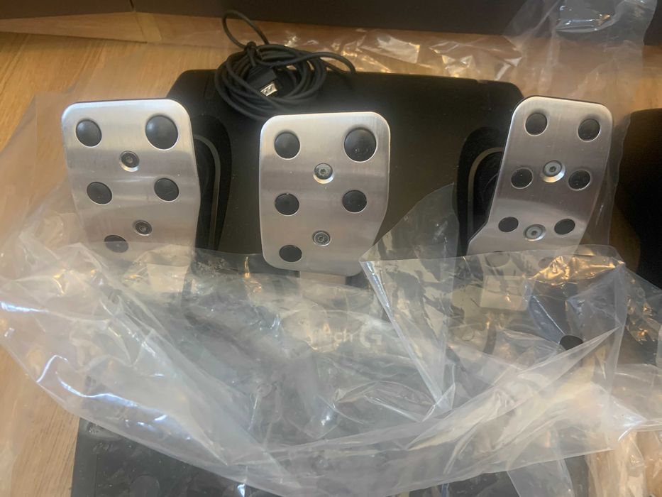 Ігровий руль Logitech G920 PC/Xbox (thrustmaster) відео/тести g923