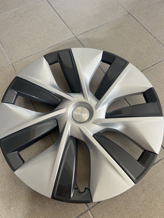 Tampas originais tesla R19 novas.