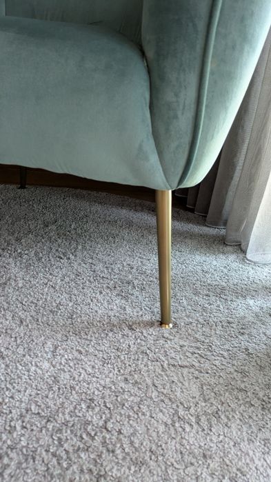 Poltrona elegante com tecido aveludado