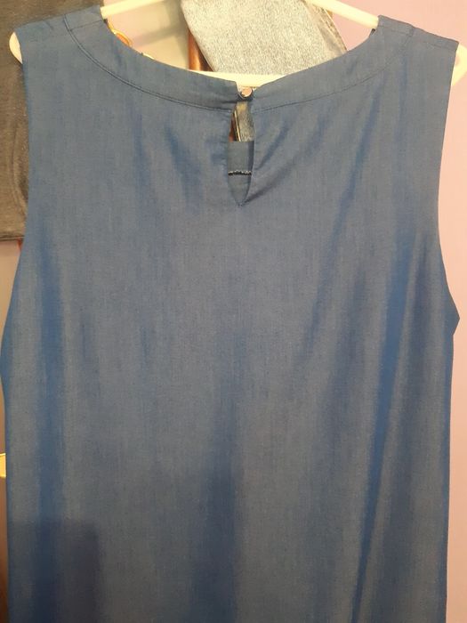 Продам платье.летнее размер 46-48.