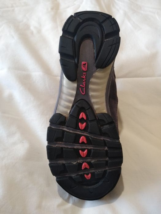 Кросівки Clarks "gore-tex" р. 35,5 - 36. (в гарному стані)  600грн