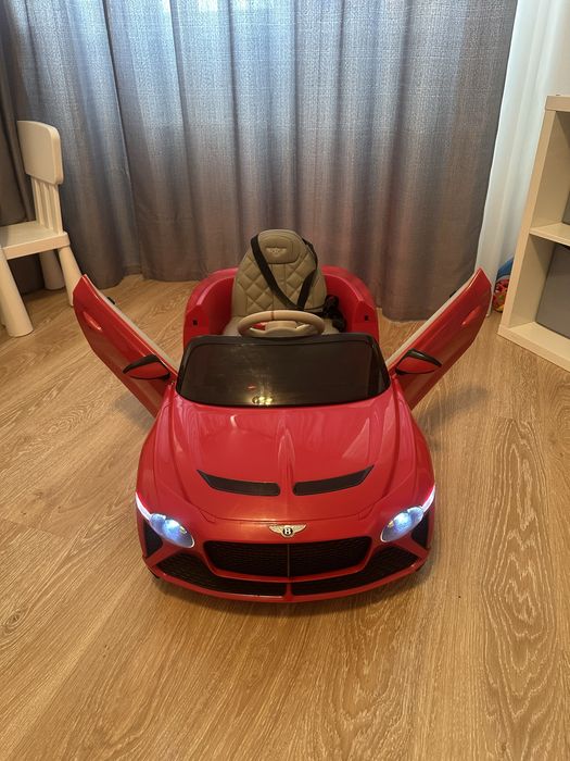 Електромобіль дитячий