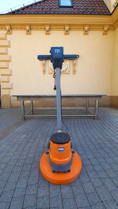 Polerka szorowarka numatic