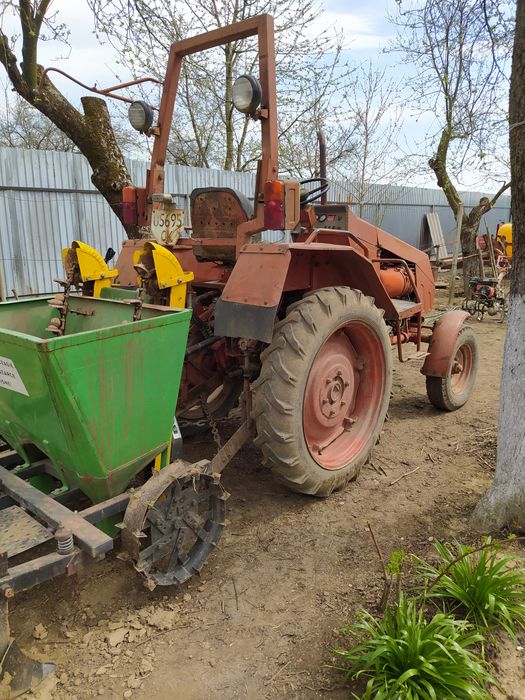 продам трактор т-25.