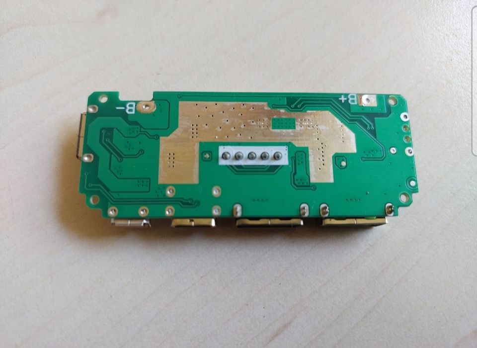 Контролер павербанка