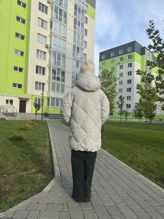 В наявності пуховик zara 140, 152