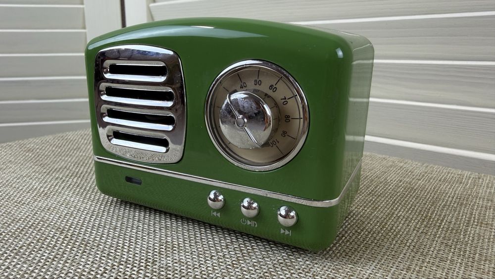 Bluetooth колонка HM11 ретро-дизайн зелена 3W б/у