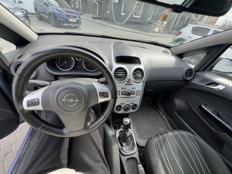 Автомобіль Opel Corsa 2009