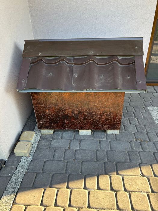 Buda dla psa ocieplona