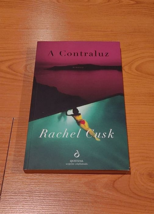 Livro "A contraluz"