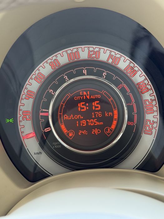 Fiat 500 Lounge 1.2 Gasolina — económico, fiável
