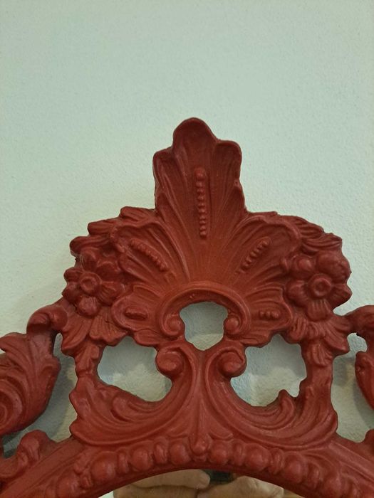 Espelho com moldura em papel maché pintado