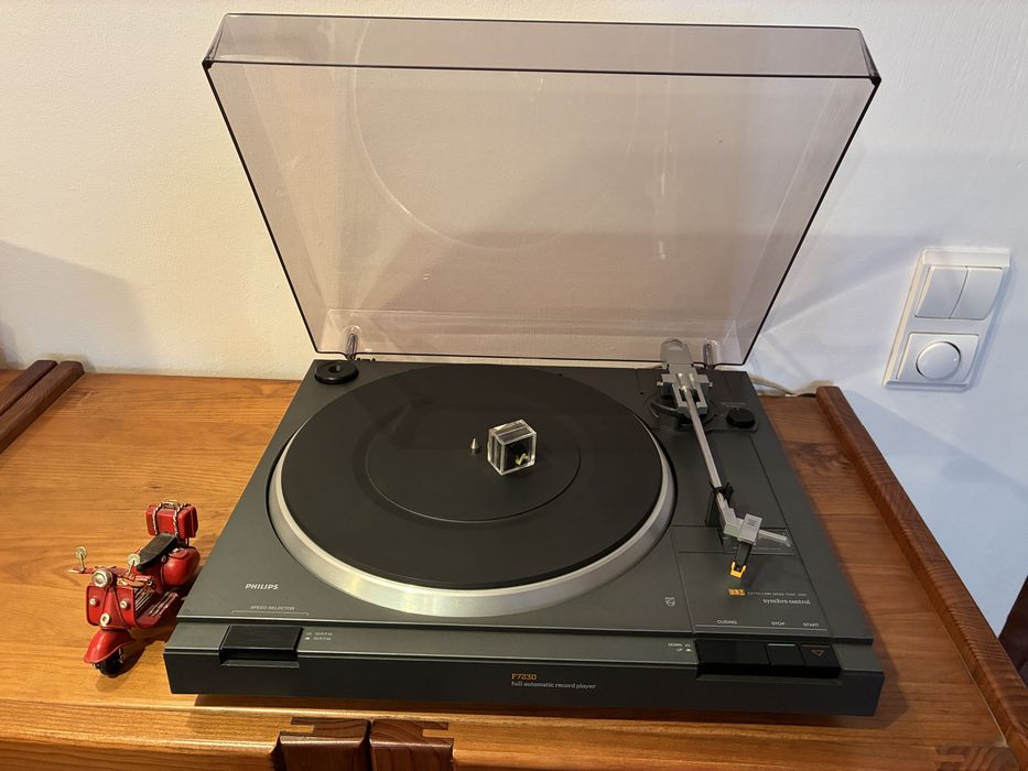 Gira discos vinil Philips F-7230 Automatico vinyl