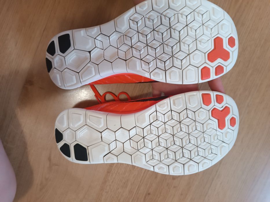 Кросівки Nike для бігу чоловічі розмір 42
