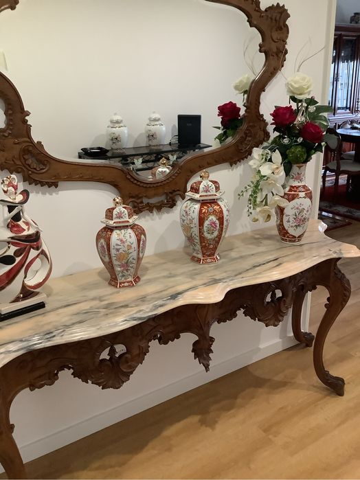 Credencia com espelho toda trabalhada a mao