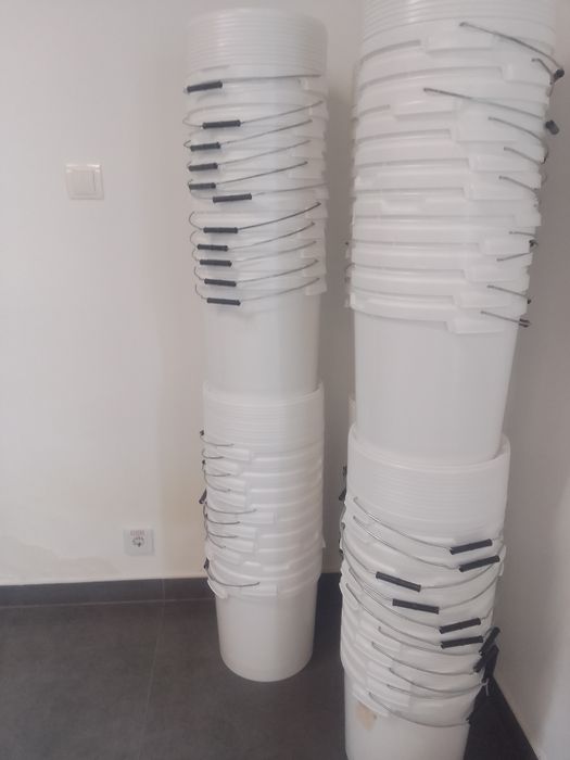 Відра 20 л з кришкою, бу після кондитерки міцні.