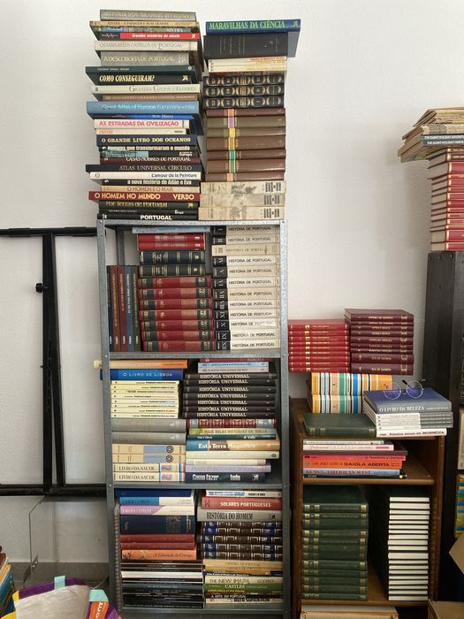 Livros antigos de vários generos