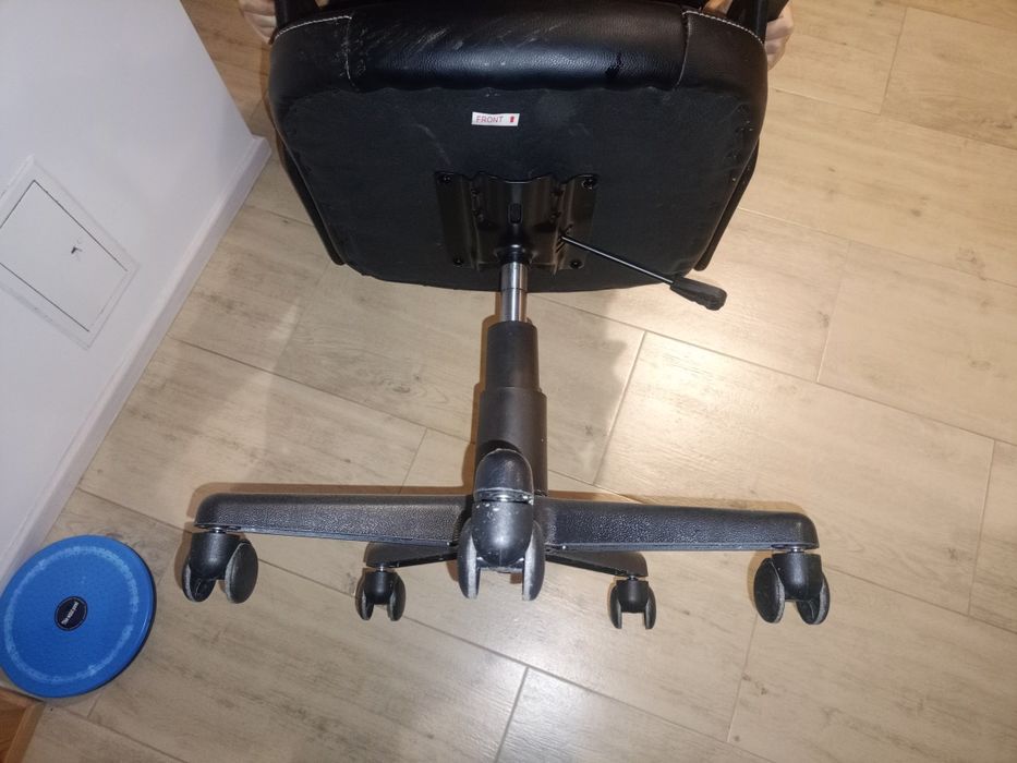 Fotel Gamingowy skórzany stan idealny czarno biały