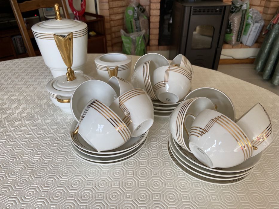 Vista Alegre Tea Set429087996385710081
