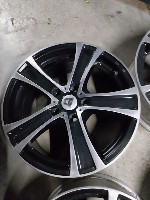 Felgi Aluminiowe R17 5x114.3 7.5J ET 45