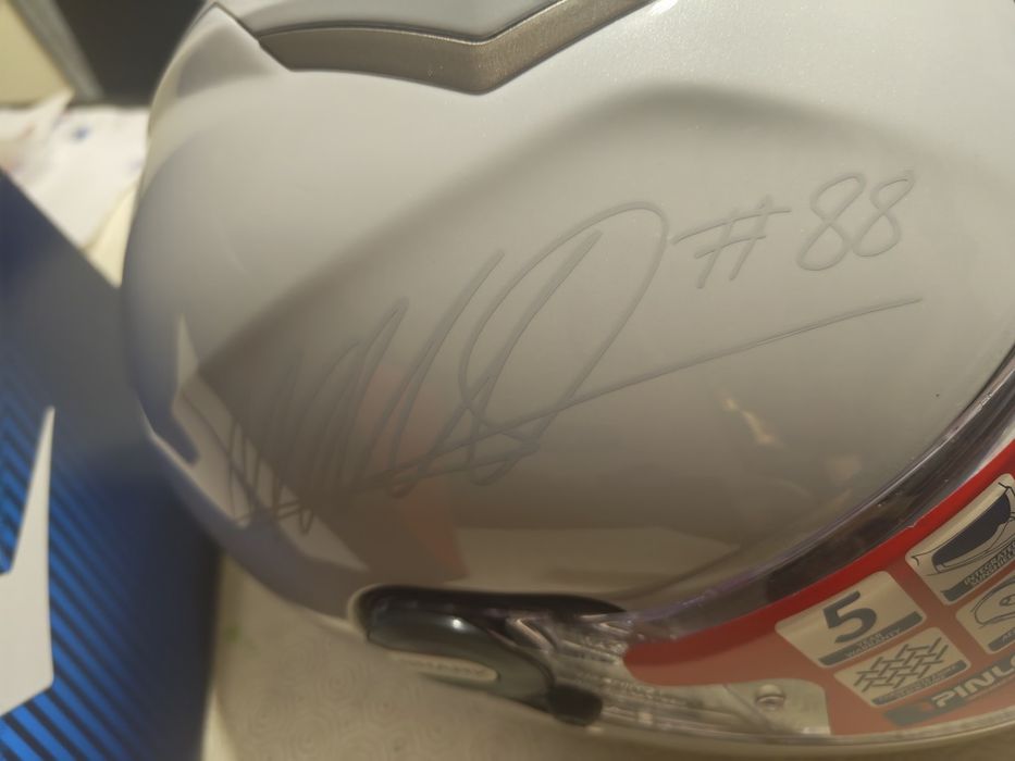 Capacete Shark Spartan RS autografado Miguel Oliveira