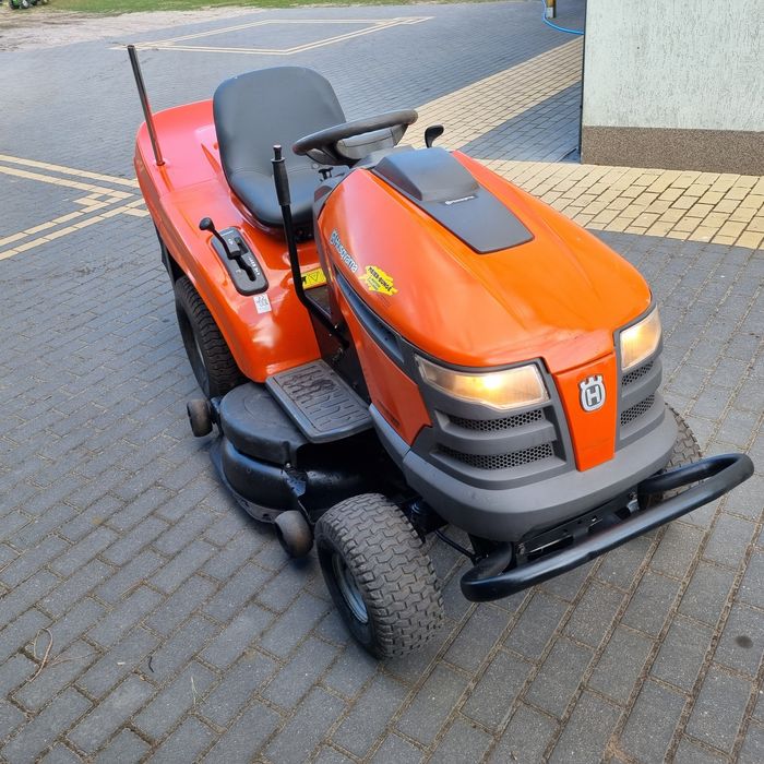 Kosiarka traktorek Husqvarna Cth220 twin