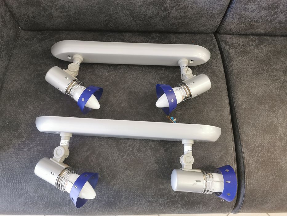 Vende-se conjunto de 2 Candeeiros de teto ou parede, dá para regular a