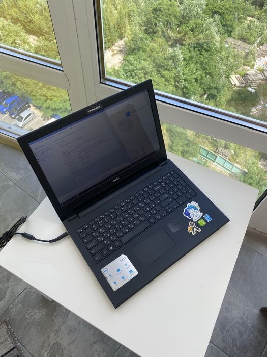 Ноутбук Dell Inspiron 15 – Core i5 / 8GB / SSD – готовий до роботи!