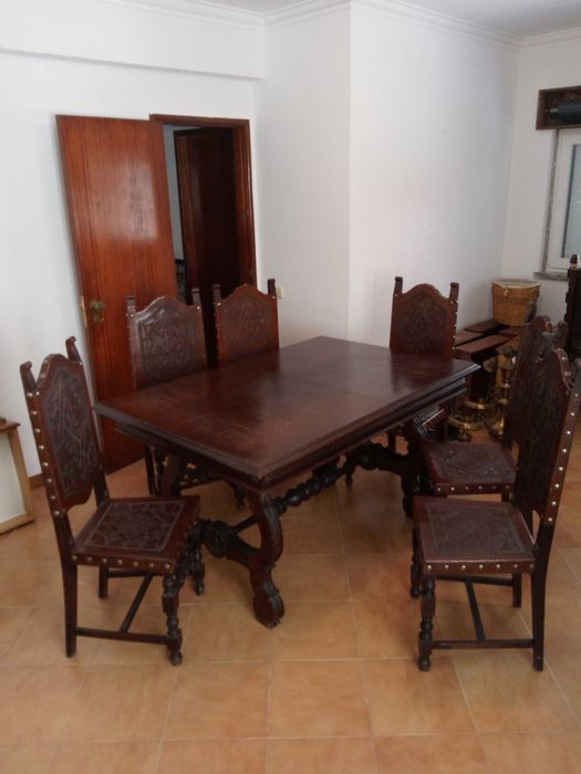 Mesa de jantar em mogno  + 8 cadeiras estilo vintage