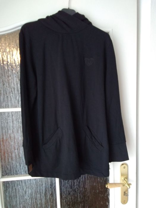 Czarna bluza dresowa