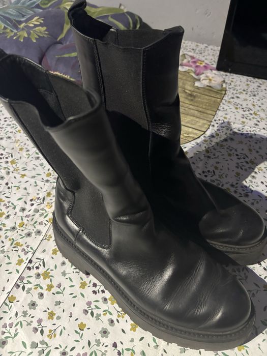 Sprzedam buty Carinii 38
