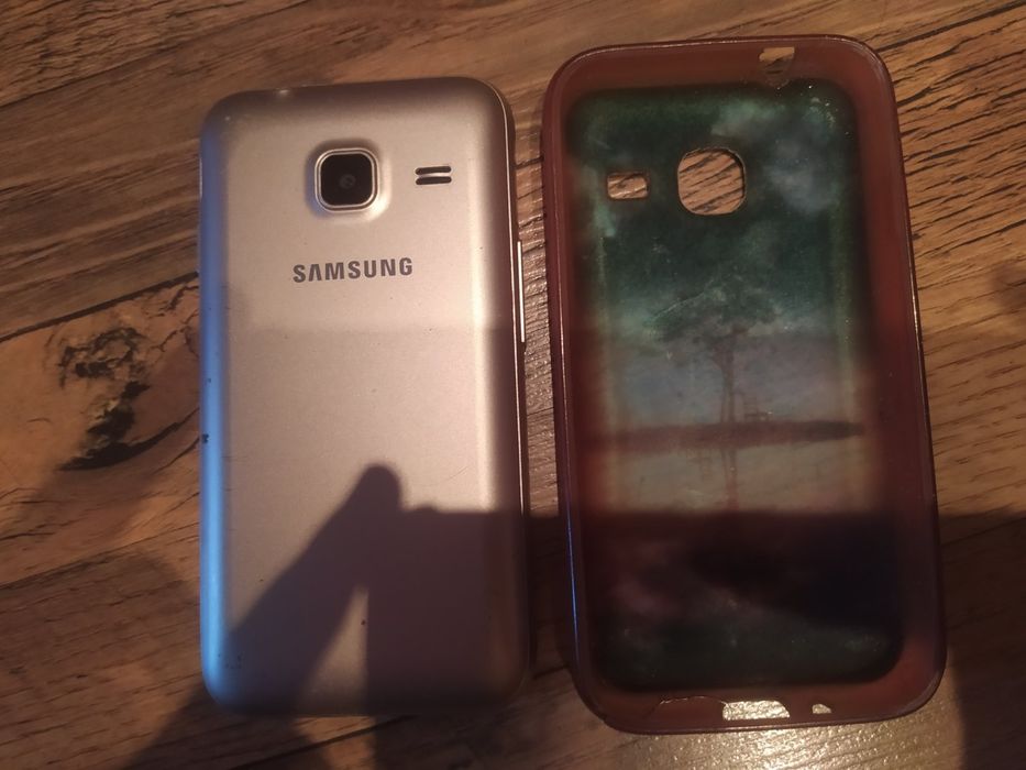 Продам б/у мобільний телефон Samsung Galaxy J1 mini prime