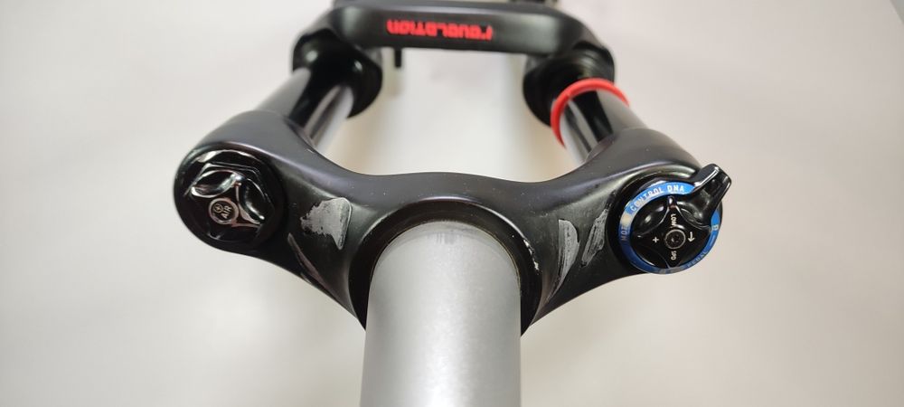 Вилка ROC SHOX Revelation RCT3 Solo AIR 27.5" 140мм; rockshox