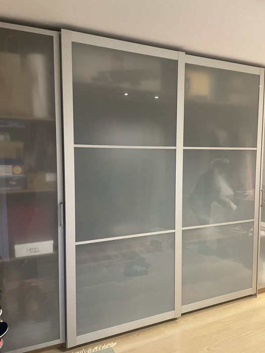 Roupeiro com muita arrumação