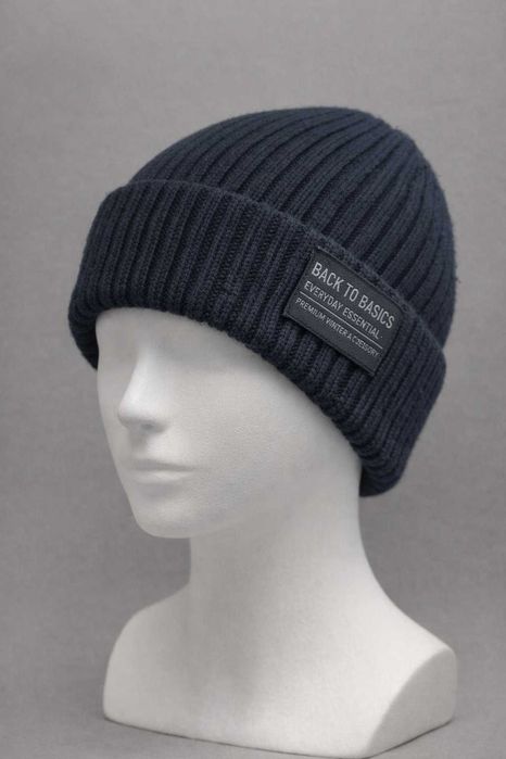 Granatowa czapka zimowa – prążkowana