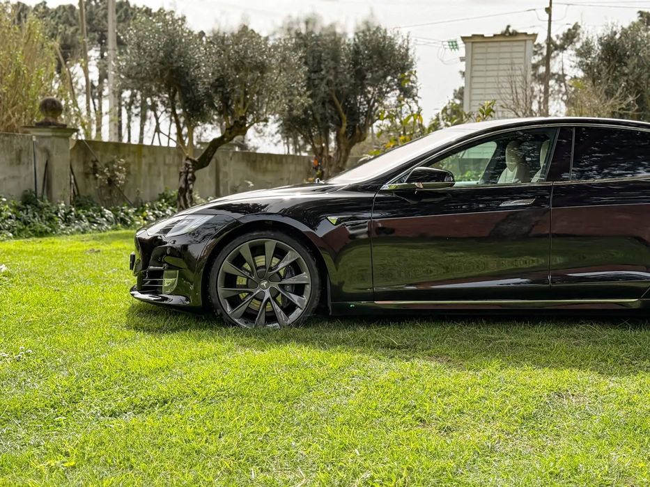 Tesla Model S Long Range