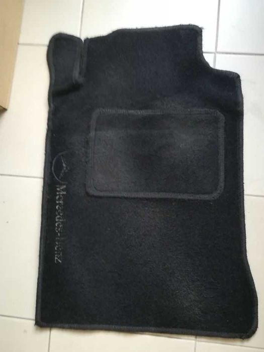 Tapetes Mercedes classe C W202 em bom estado