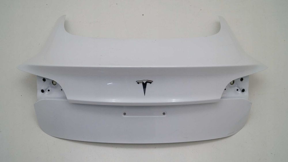 Tesla Model 3 кришка багажника ляда - рестайл дорестайл