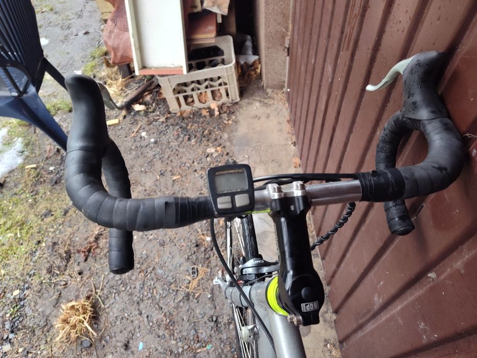 Rower szosowy  osprzęt Shimano 105