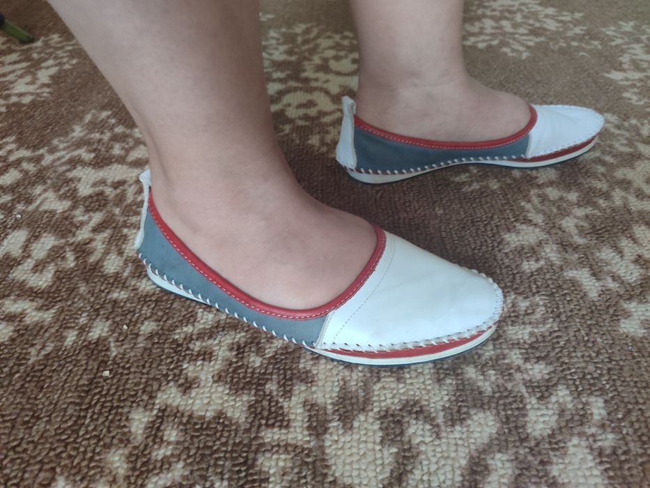 Мокасини босоніжки шкіряні